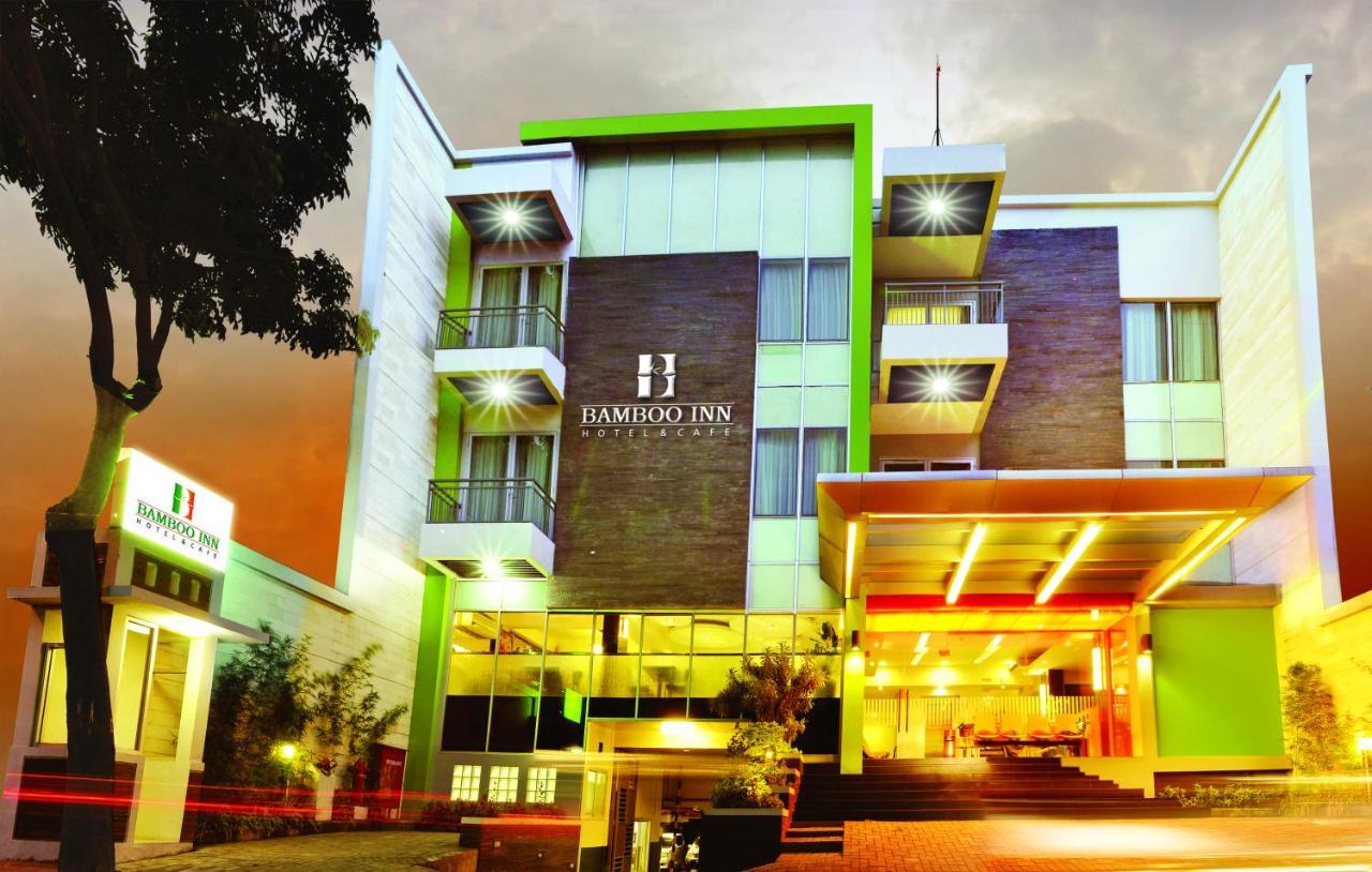 Bamboo Inn Hotel & Cafe Jakarta Exterior foto