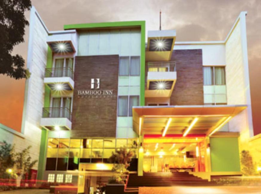 Bamboo Inn Hotel & Cafe Jakarta Exterior foto